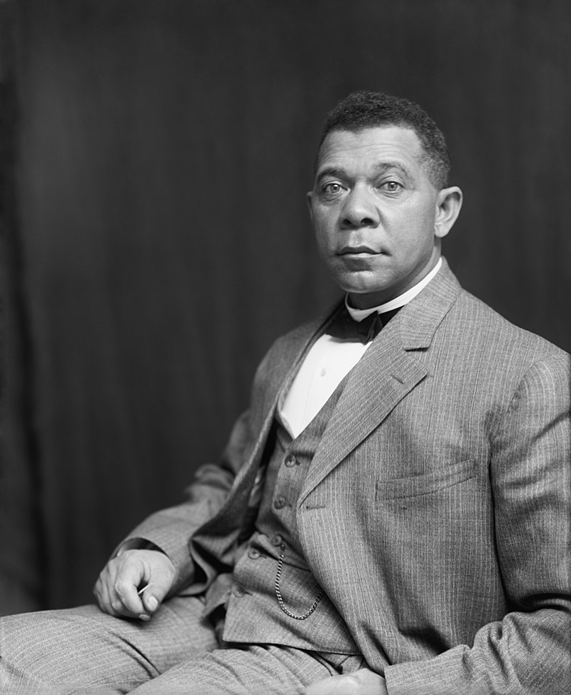 This image has an empty alt attribute; its file name is 3-Booker-T.-Washington.jpg